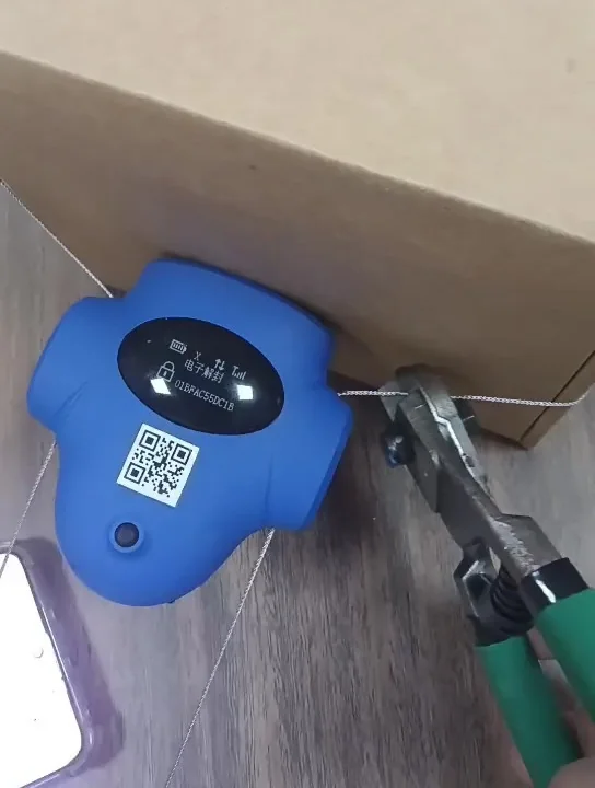 Cable of a 4G-LS-809 being cut after an electronic release